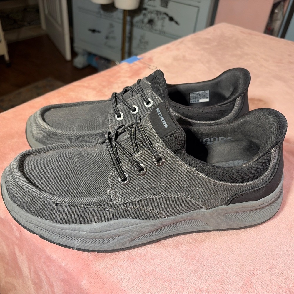 Skechers Men's Canvas Swift Fit Bungee Laced Casual Sneaker Black Size 10½ .